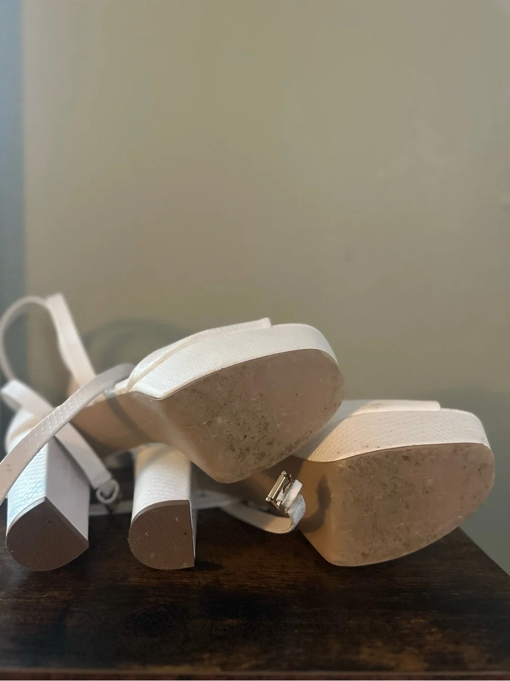 Shoe Dazzle elegant white